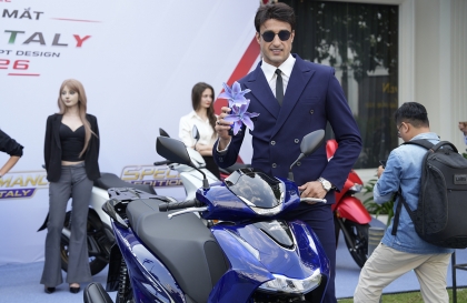Thế giới 2 bánh: Honda SH 150i Vetro Blue bất ngờ có mặt tại Việt Nam, khởi điểm 235 triệu đồng